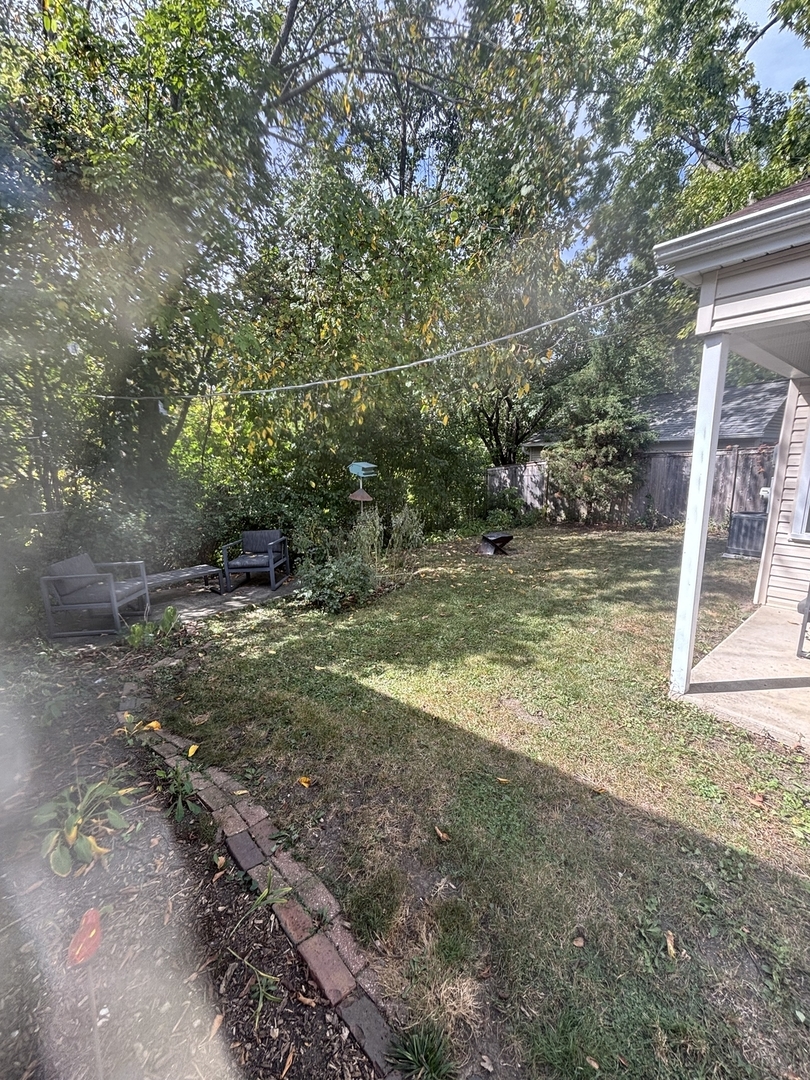 926 Cedar Street Deerfield, IL 60015 - Photo 4 of 5