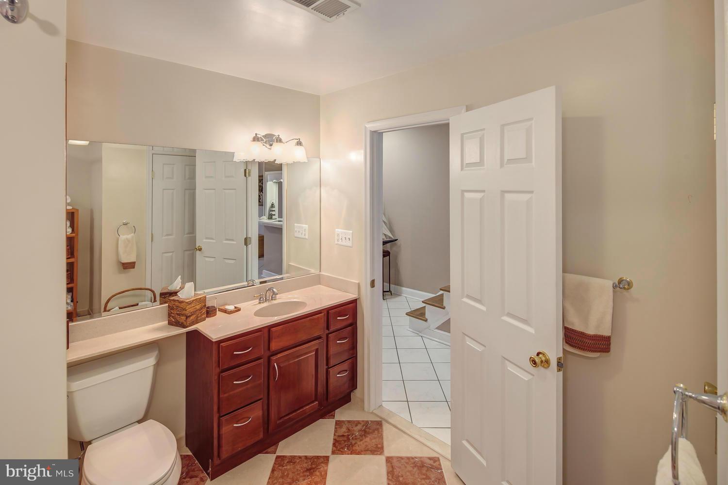 5939 Bayshire Road, Unit 121 Springfield, VA 22152 - Photo 24 of 30 Bath