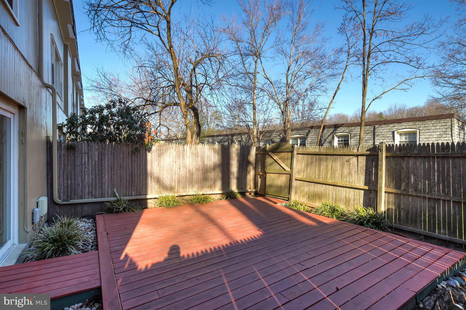 5939 Bayshire Road, Unit 121 Springfield, VA 22152 - Photo 26 of 30 Exterior (Rear)
