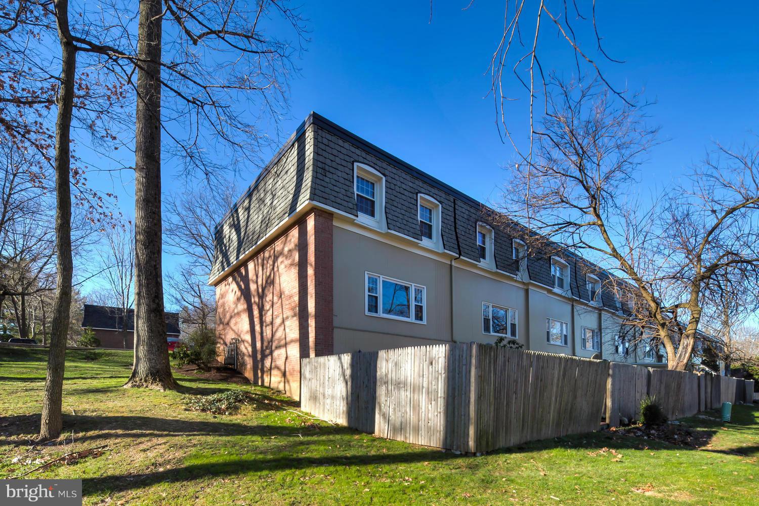 5939 Bayshire Road, Unit 121 Springfield, VA 22152 - Photo 28 of 30 Exterior (Rear)