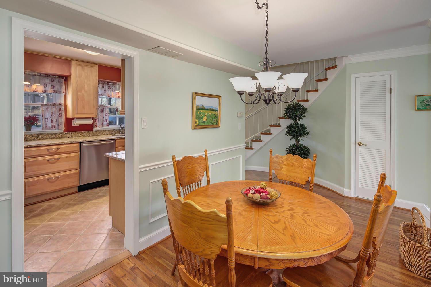 5939 Bayshire Road, Unit 121 Springfield, VA 22152 - Photo 9 of 30 Dining Room