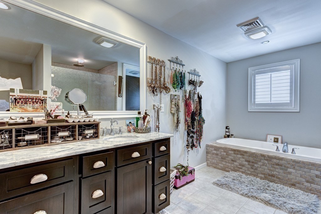 37 West Ridge Drive Sharon, MA 02067 - Photo 21 of 39 Gallery Image 21