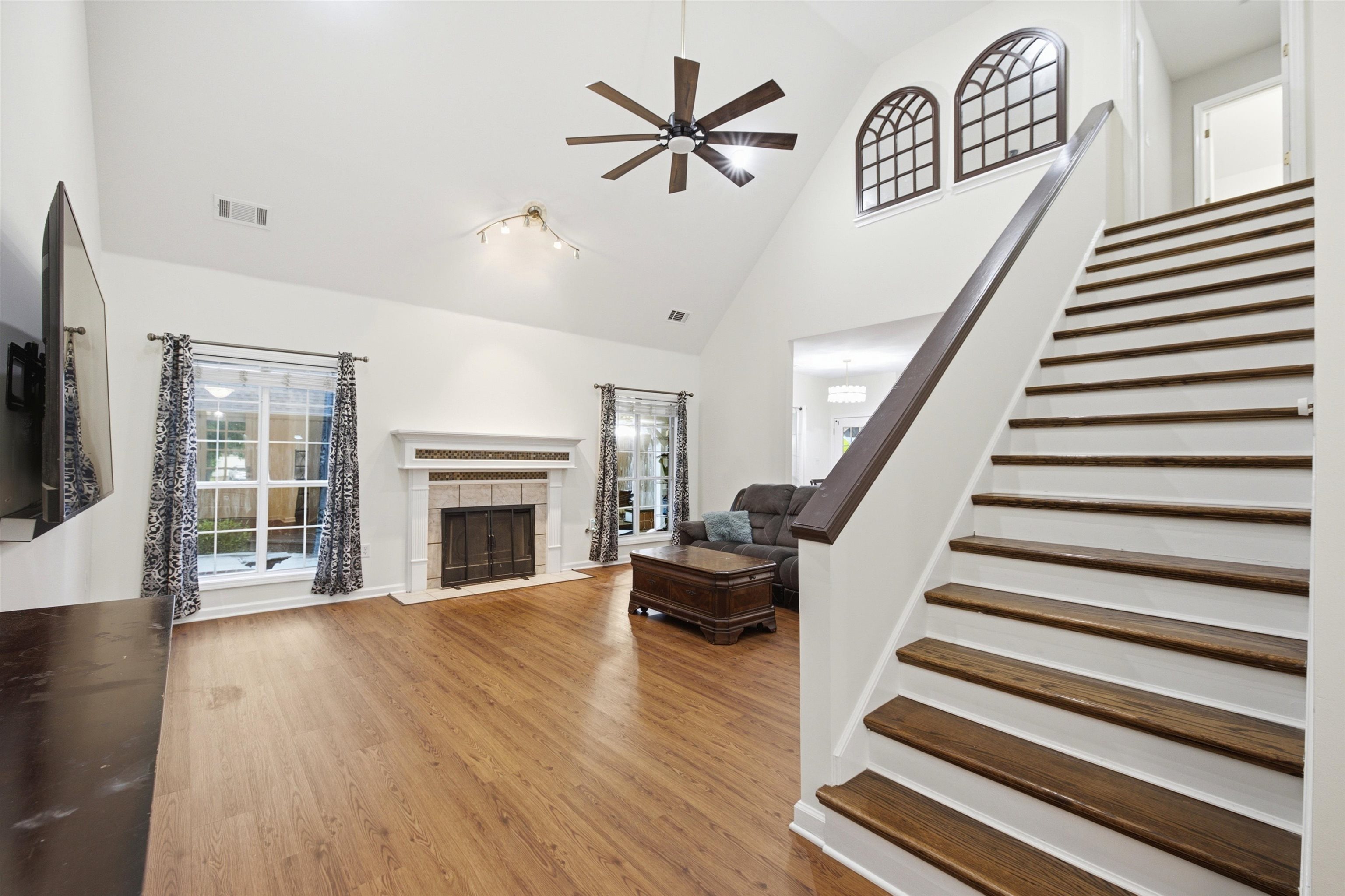 96 Berryfield Cove Collierville, TN 38017 - Photo 8 of 39 Living room