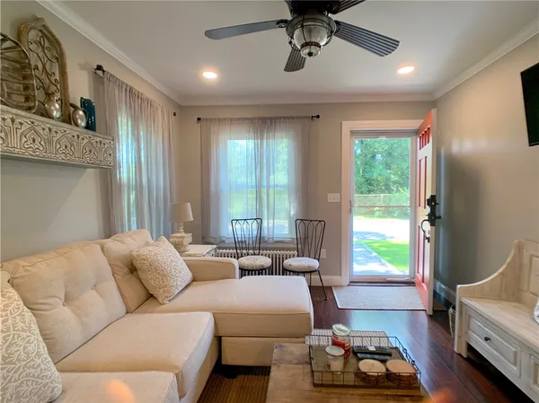 $2,800 | 18 Sylvan Street, Newport, RI 02840