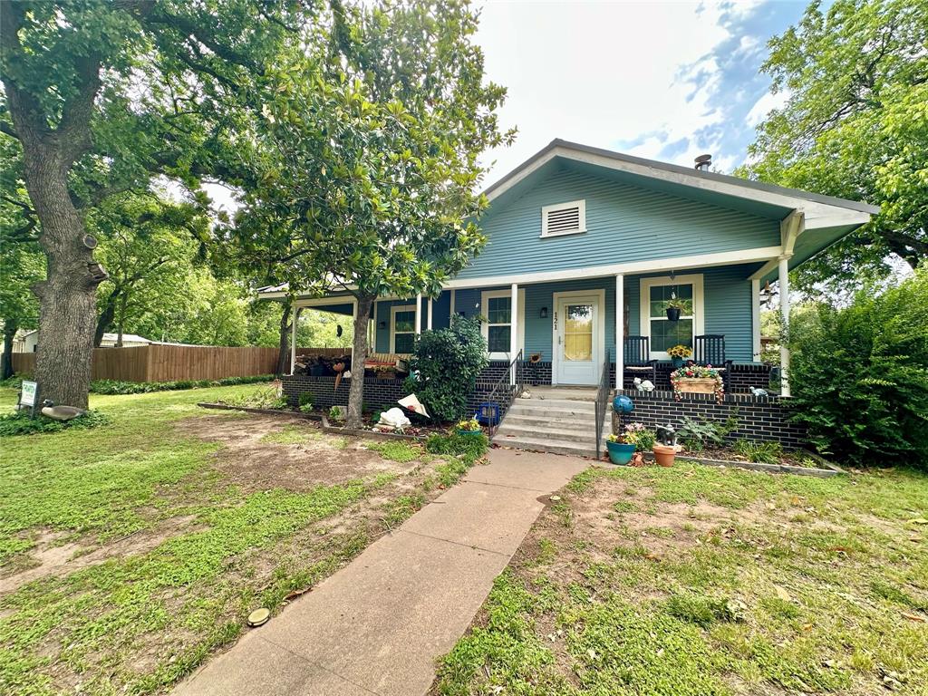 121 North Homer Street Ranger, TX 76470 - Photo 1 of 37