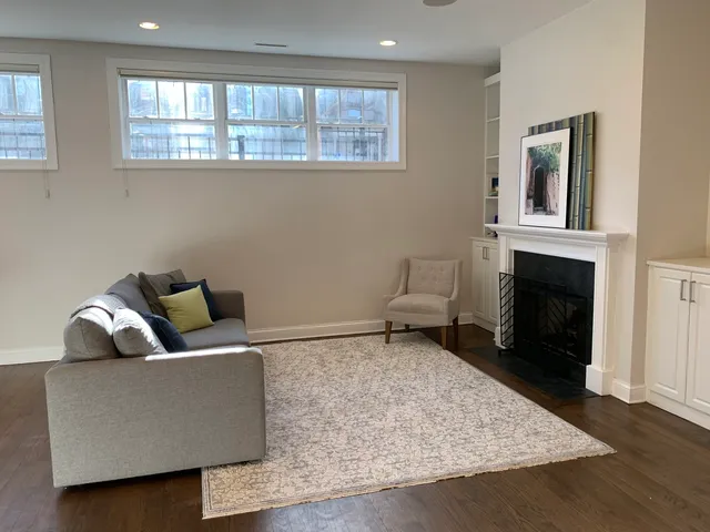 $2,000 | 1324 West Pratt Boulevard, Unit 1W, Chicago, IL 60626