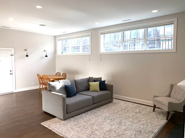 $2,000 | 1324 West Pratt Boulevard, Unit 1W, Chicago, IL 60626