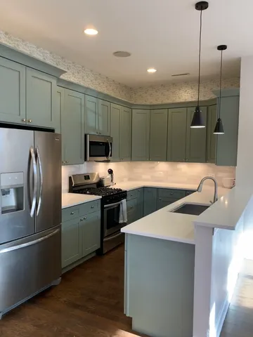 $2,000 | 1324 West Pratt Boulevard, Unit 1W, Chicago, IL 60626