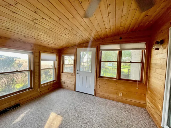 $279,500 | 18267 Knauf Avenue, Reading, MN 56165