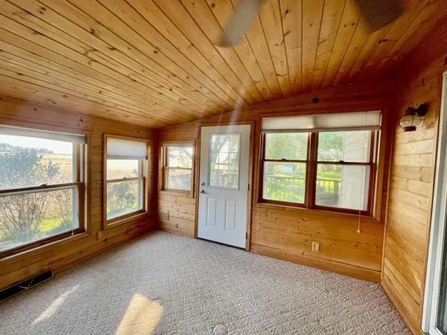 $289,500 | 18267 Knauf Avenue, Reading, MN 56165