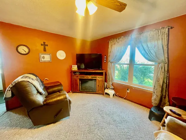 $279,500 | 18267 Knauf Avenue, Reading, MN 56165