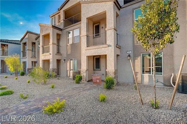 $2,320 | 634 Bellus Place, Henderson, NV 89015