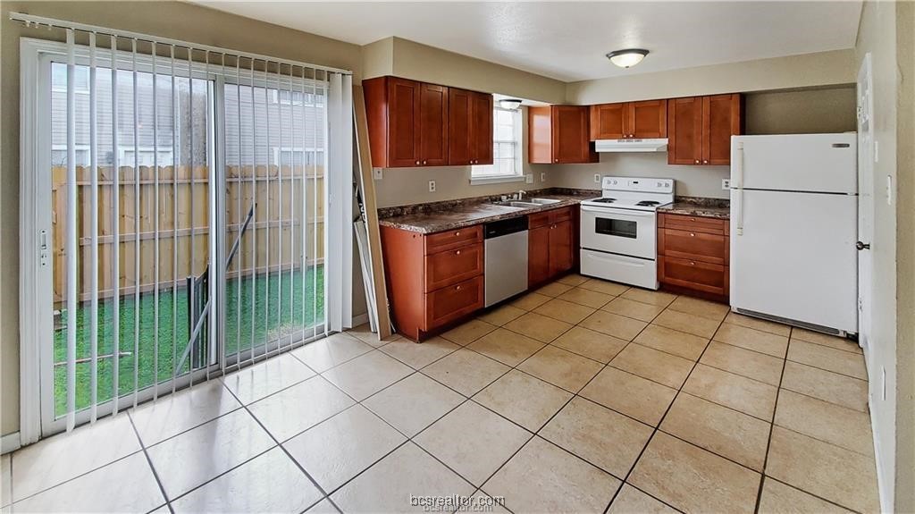 1908 Barak Lane, Unit 13 Bryan, TX 77802 - Photo 4 of 9