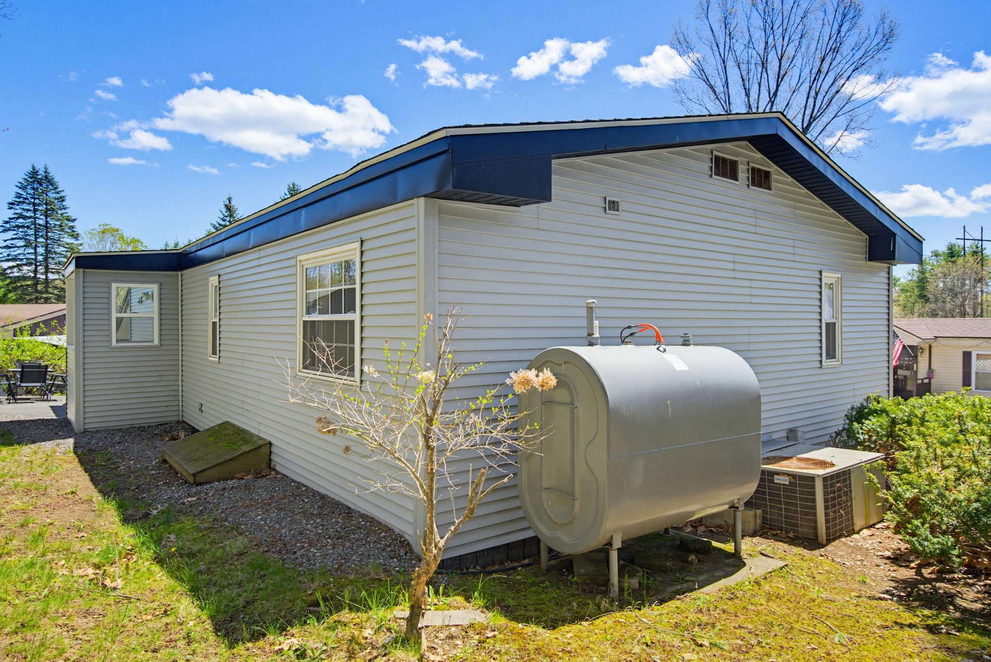 55 Roger Road Goffstown, NH 03045 - Photo 8 of 50