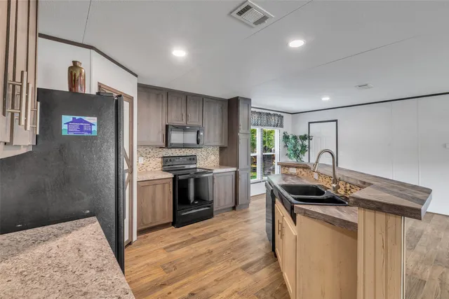 $165,000 | 9529 Cypress Drive, Willis, TX 77318