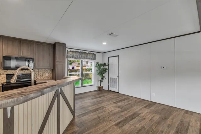 $165,000 | 9529 Cypress Drive, Willis, TX 77318