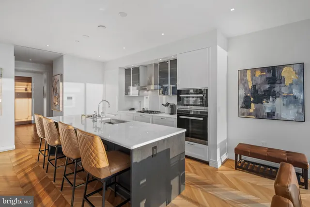 $9,450 | 300 International Drive, Unit 2303, Baltimore, MD 21202