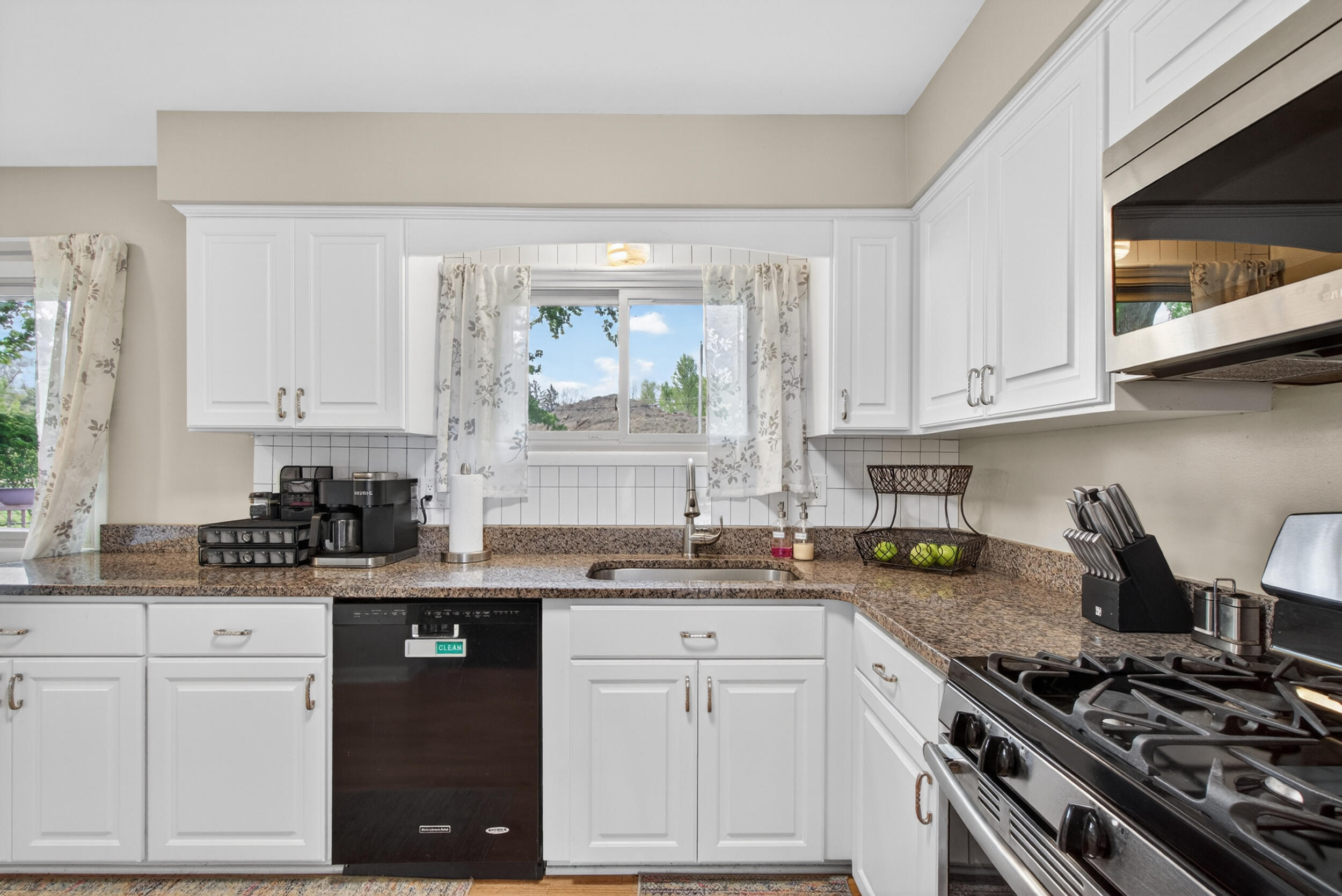33541 Stocker Street Farmington, MI 48335 - Photo 20 of 52 Kitchen