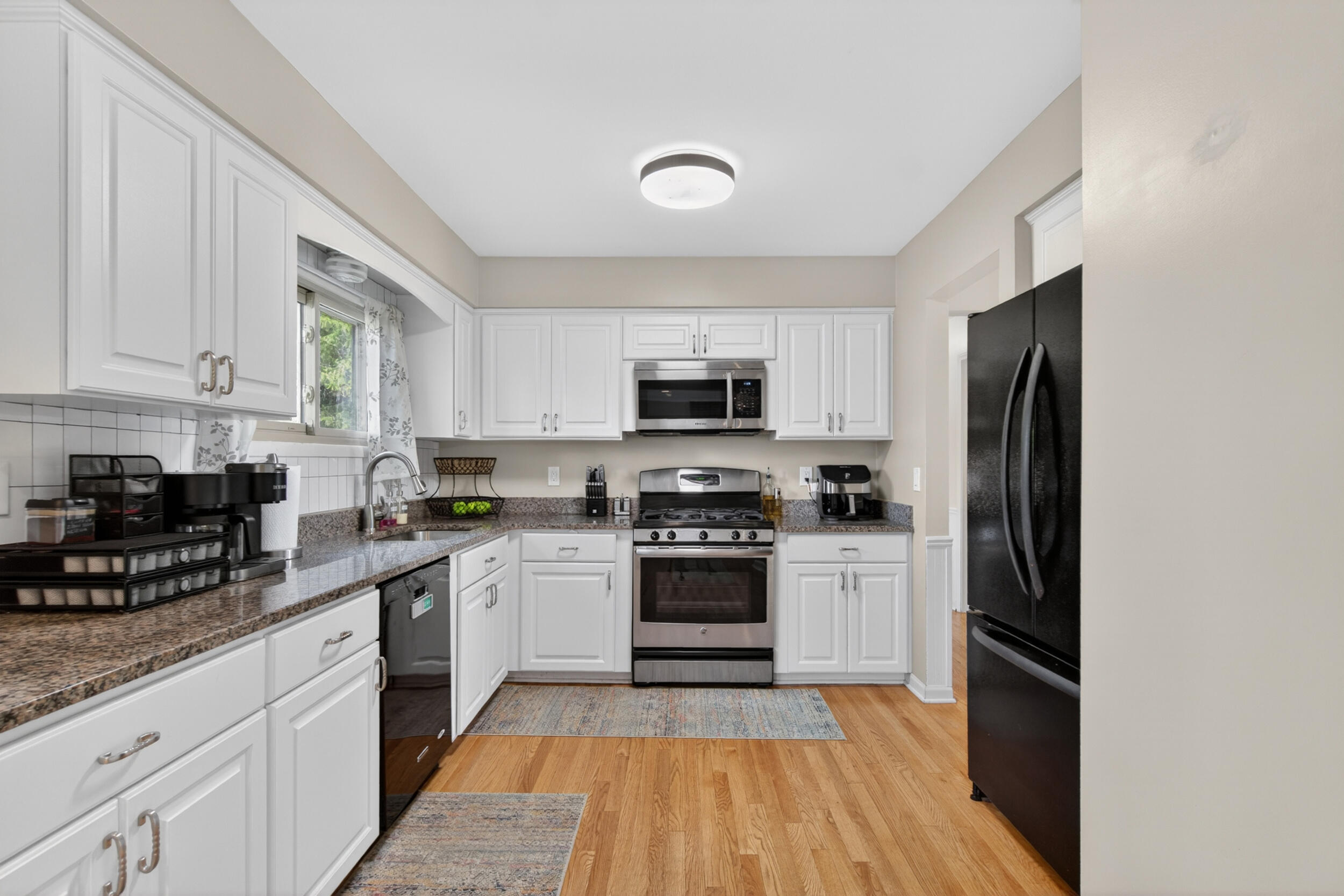 33541 Stocker Street Farmington, MI 48335 - Photo 21 of 52 Kitchen