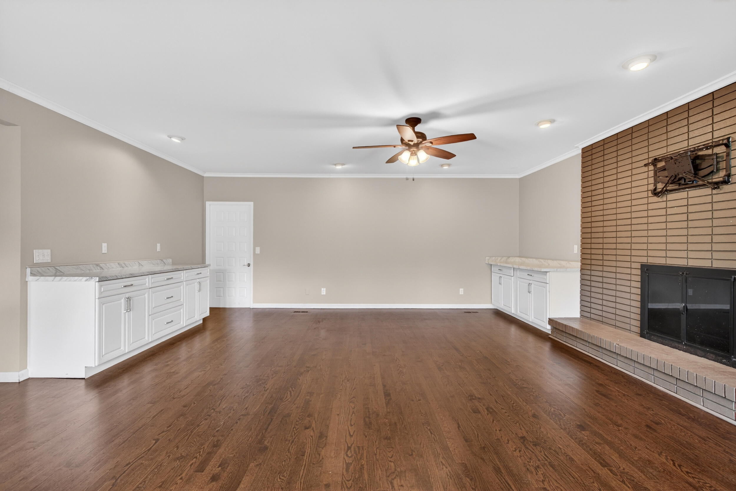 33541 Stocker Street Farmington, MI 48335 - Photo 28 of 52 Living Room / Garage Entry
