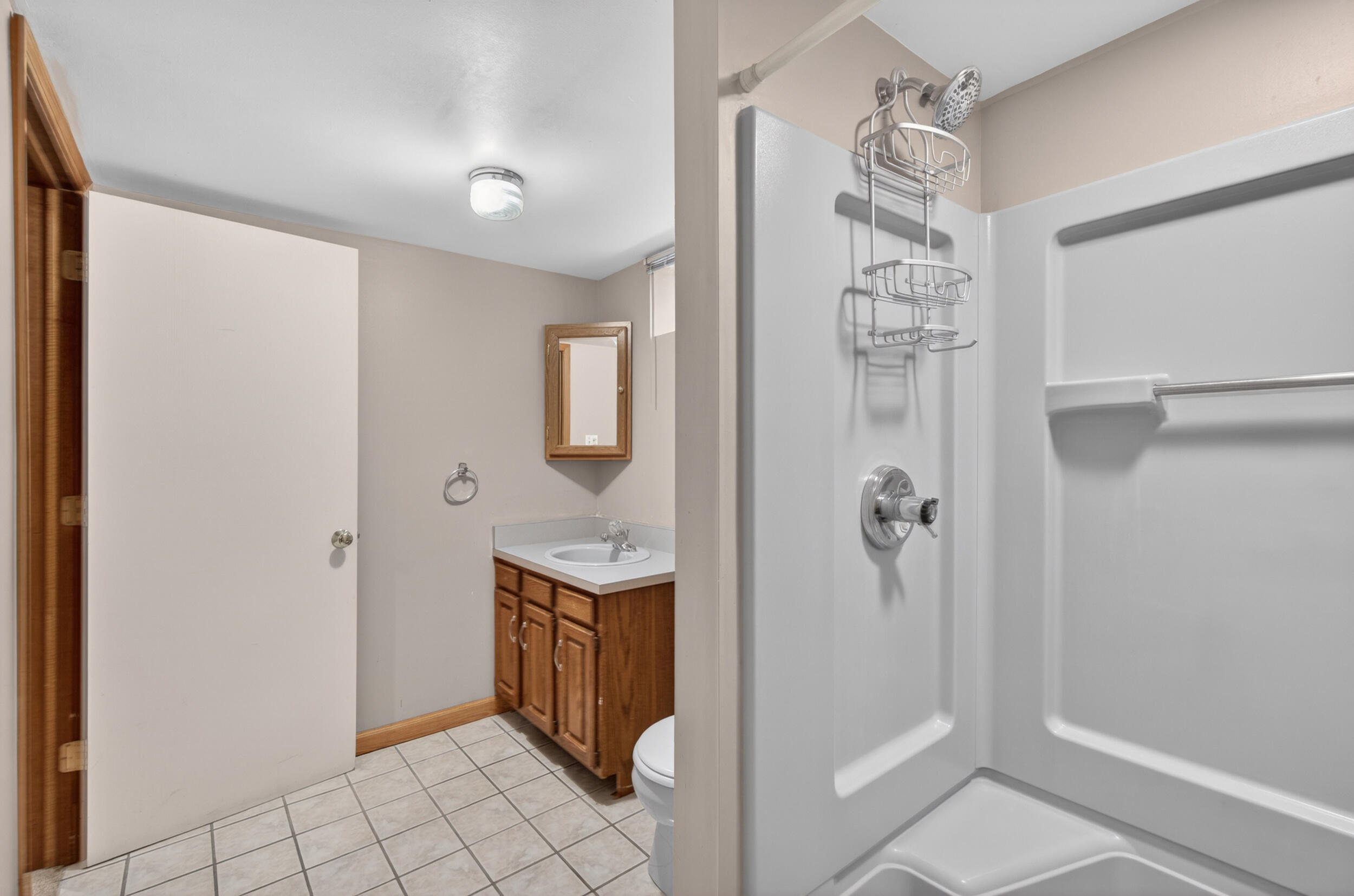 33541 Stocker Street Farmington, MI 48335 - Photo 37 of 52 Basement Full Bathroom