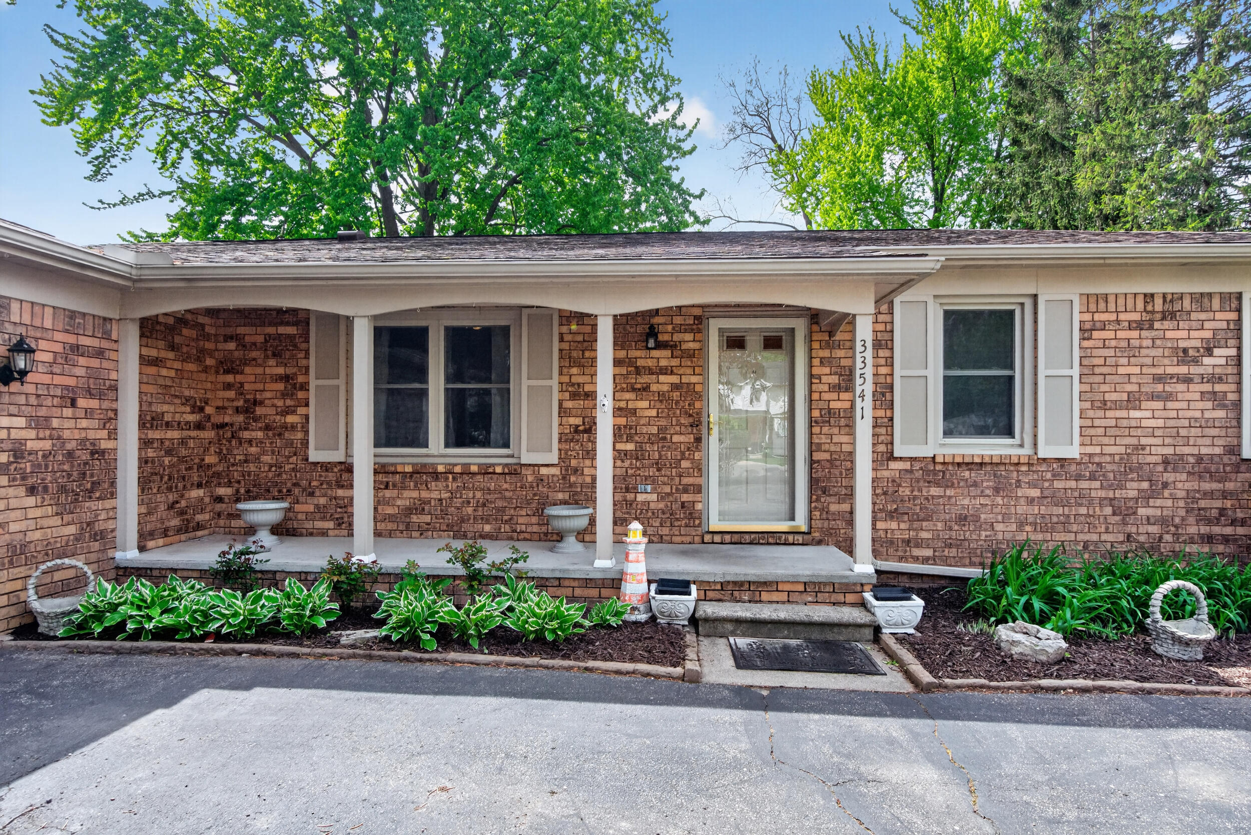 33541 Stocker Street Farmington, MI 48335 - Photo 5 of 52 Porch