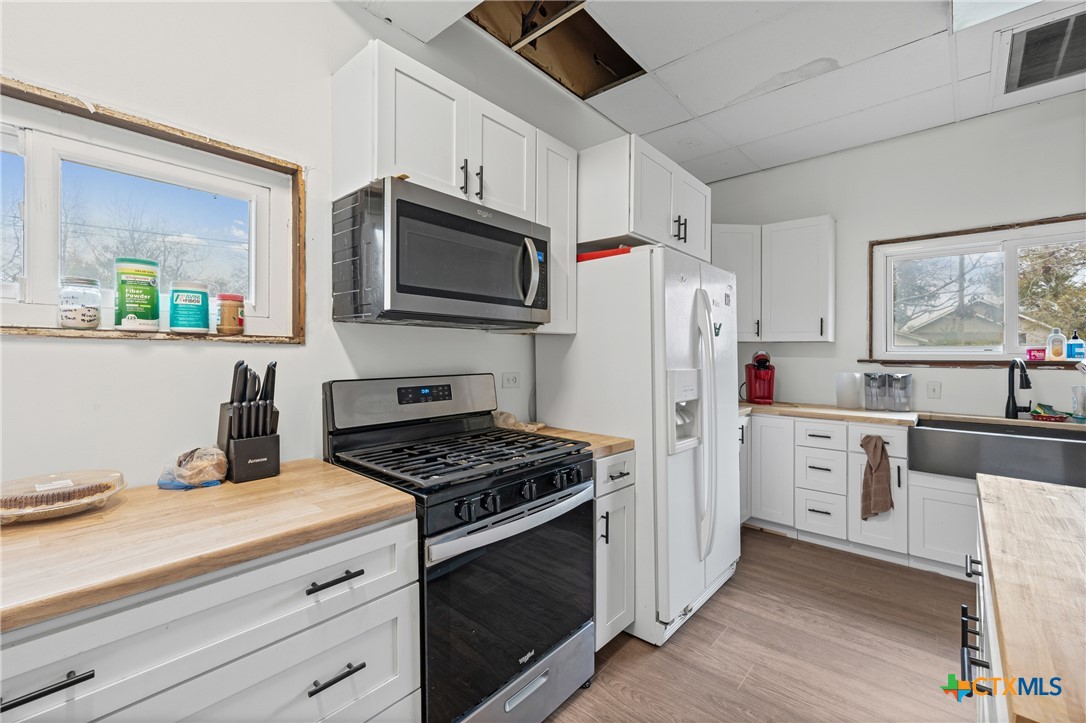 217 North 5th Street Lott, TX 76656 - Photo 11 of 45