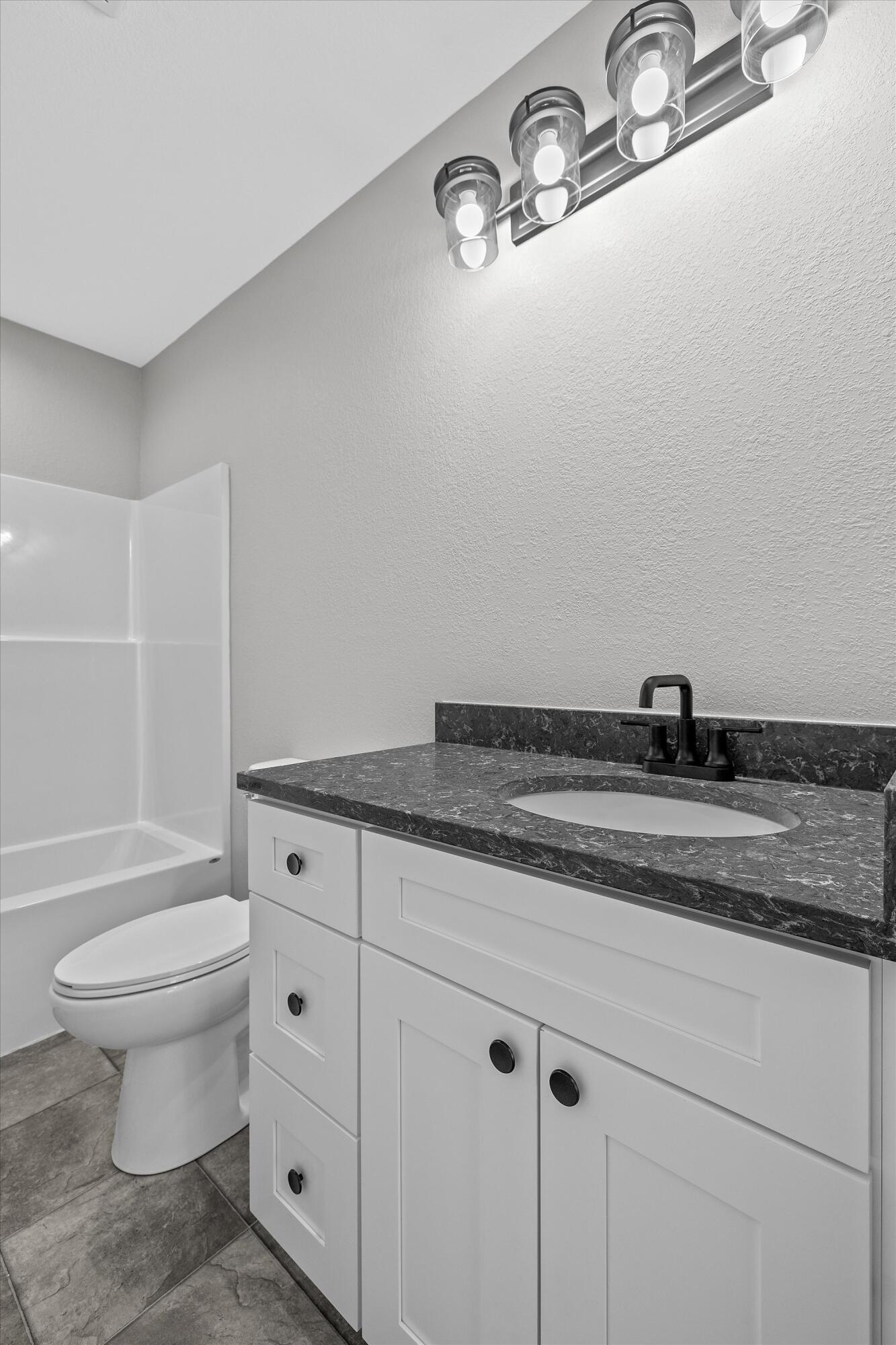 4920 37th Avenue Kenosha, WI 53144 - Photo 19 of 30 38-IMG_2456