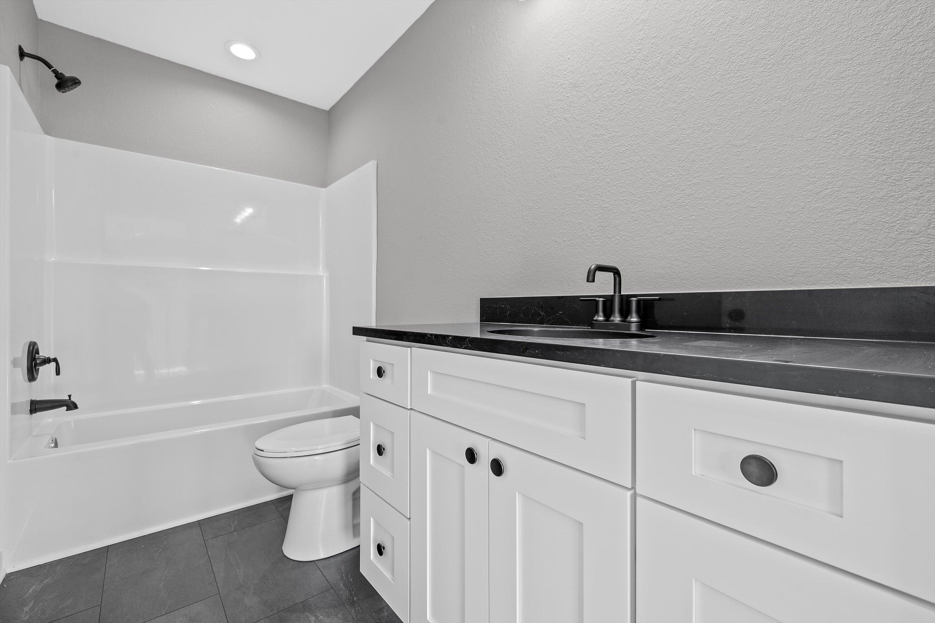 4920 37th Avenue Kenosha, WI 53144 - Photo 25 of 30 28-IMG_2417