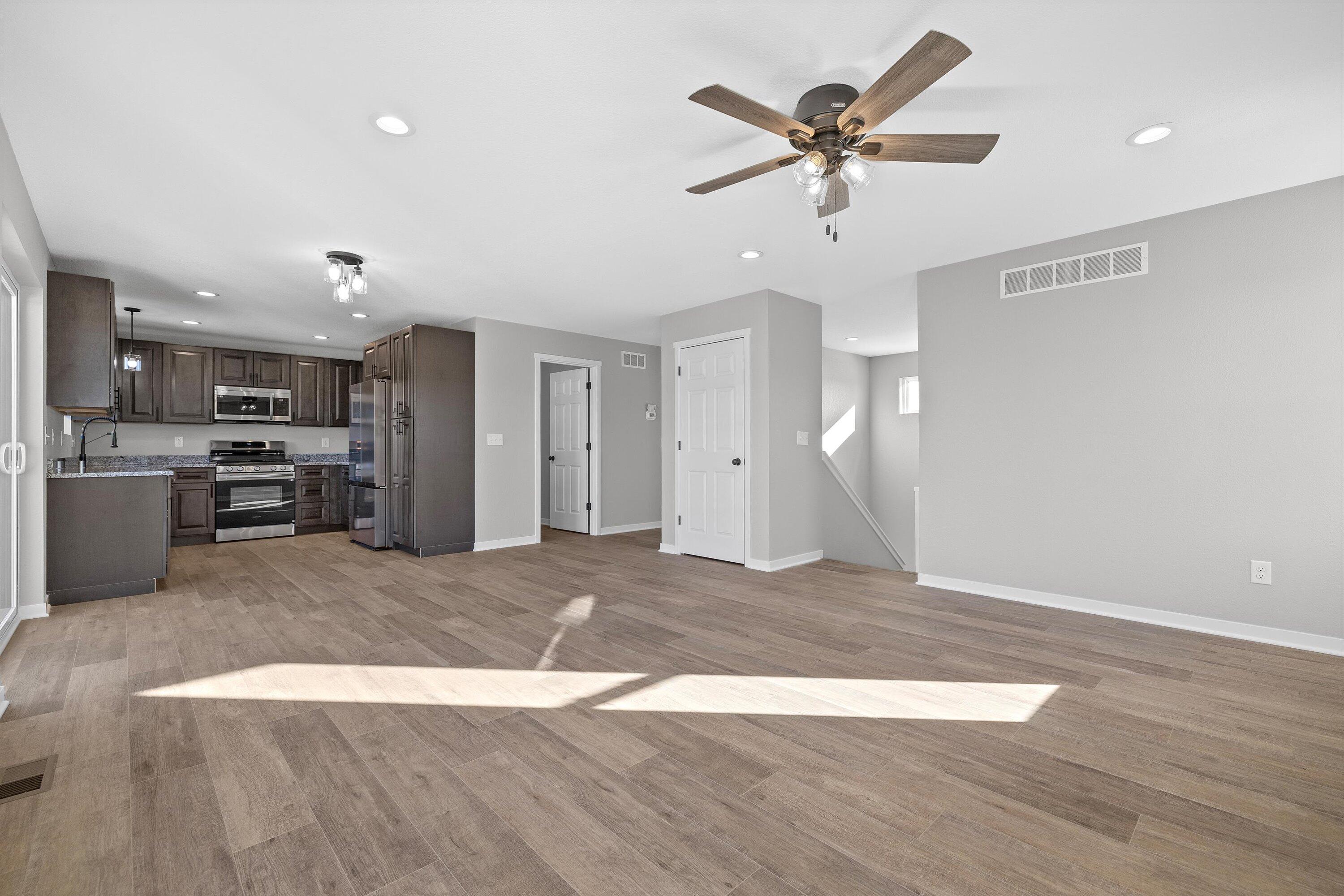 4920 37th Avenue Kenosha, WI 53144 - Photo 4 of 30 14-IMG_2345