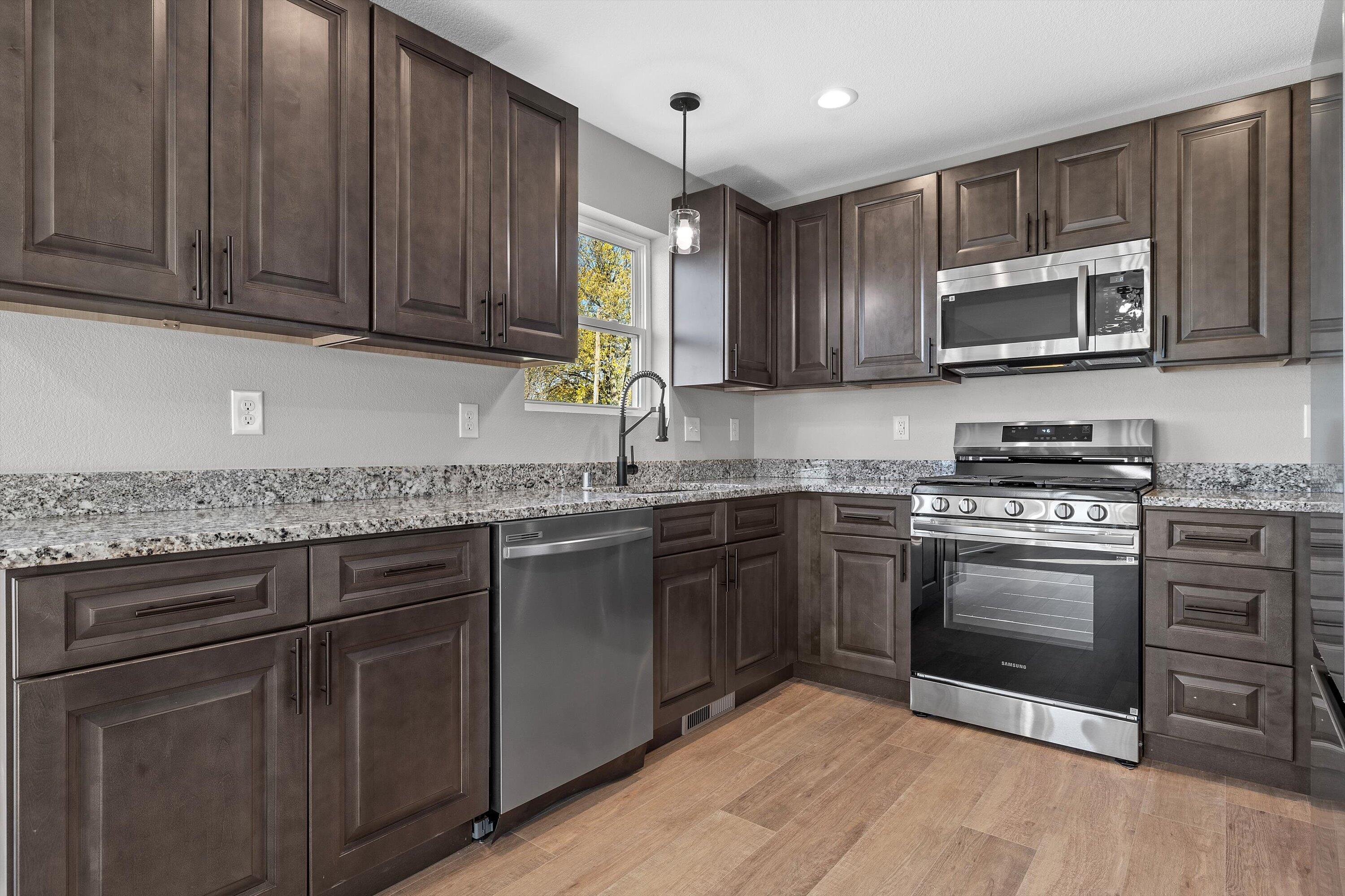 4920 37th Avenue Kenosha, WI 53144 - Photo 6 of 30 18-IMG_2366