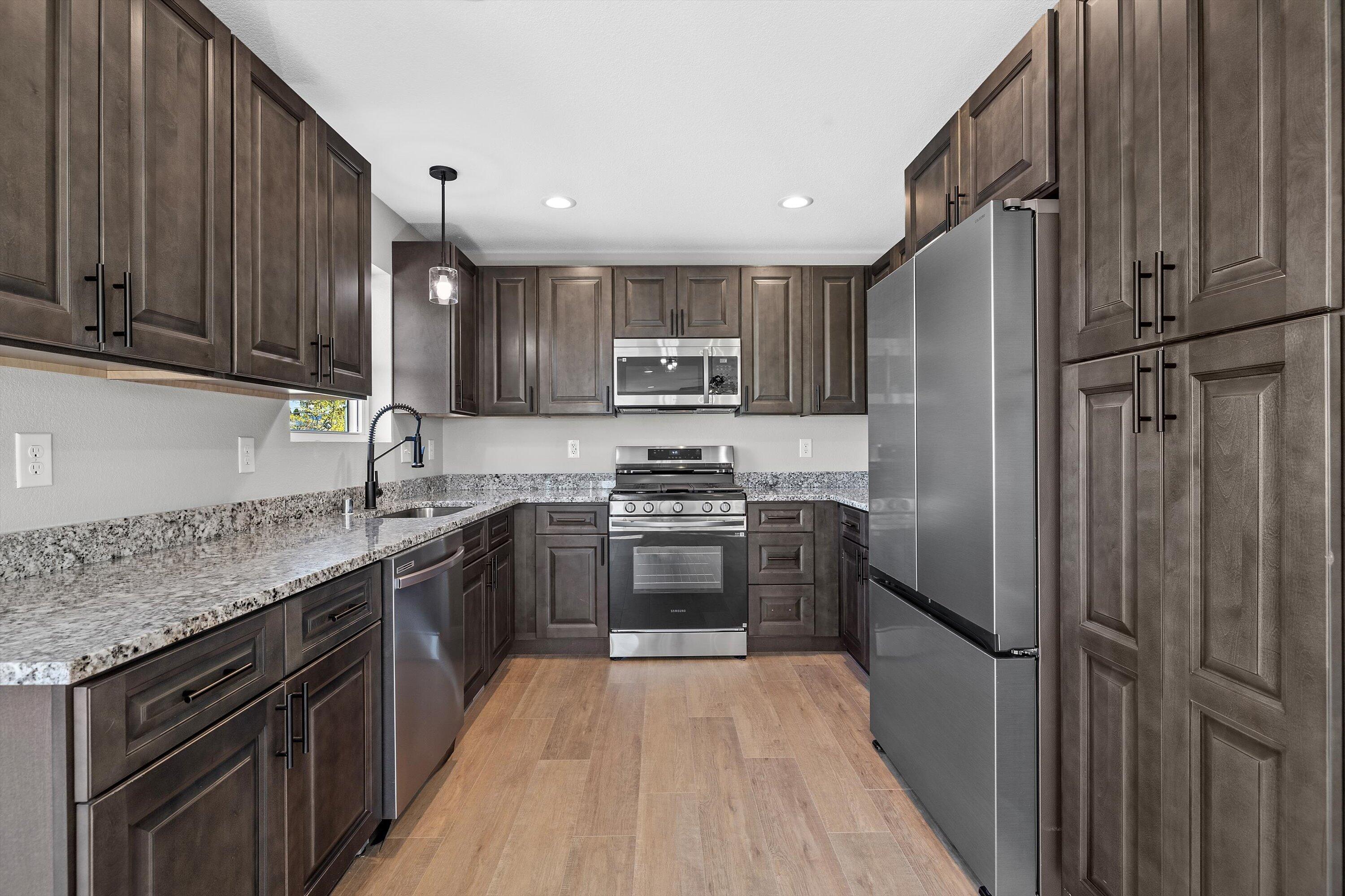 4920 37th Avenue Kenosha, WI 53144 - Photo 8 of 30 19-IMG_2375