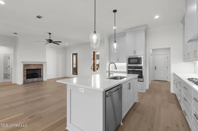 $386,700 | 124 Lake Crest Drive, Madison, MS 39110