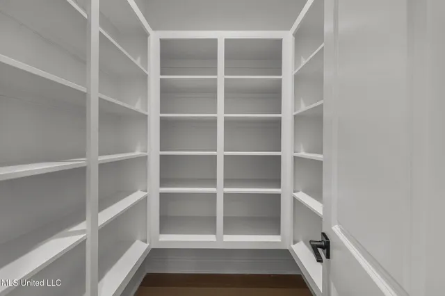 $386,700 | 124 Lake Crest Drive, Madison, MS 39110