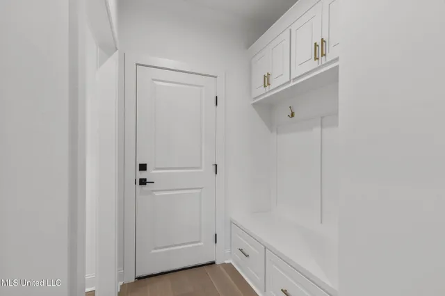 $386,700 | 124 Lake Crest Drive, Madison, MS 39110