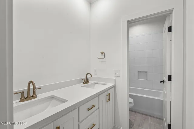 $386,700 | 124 Lake Crest Drive, Madison, MS 39110