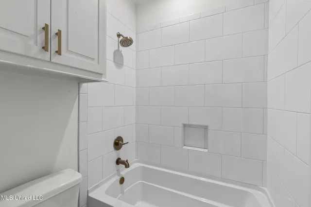 $386,700 | 124 Lake Crest Drive, Madison, MS 39110