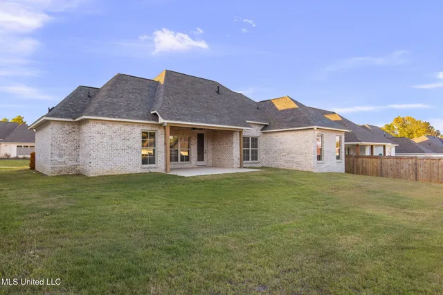 $386,700 | 124 Lake Crest Drive, Madison, MS 39110
