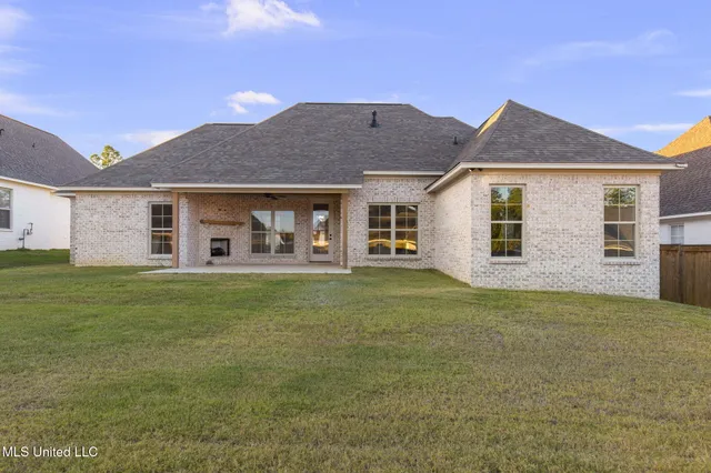 $386,700 | 124 Lake Crest Drive, Madison, MS 39110