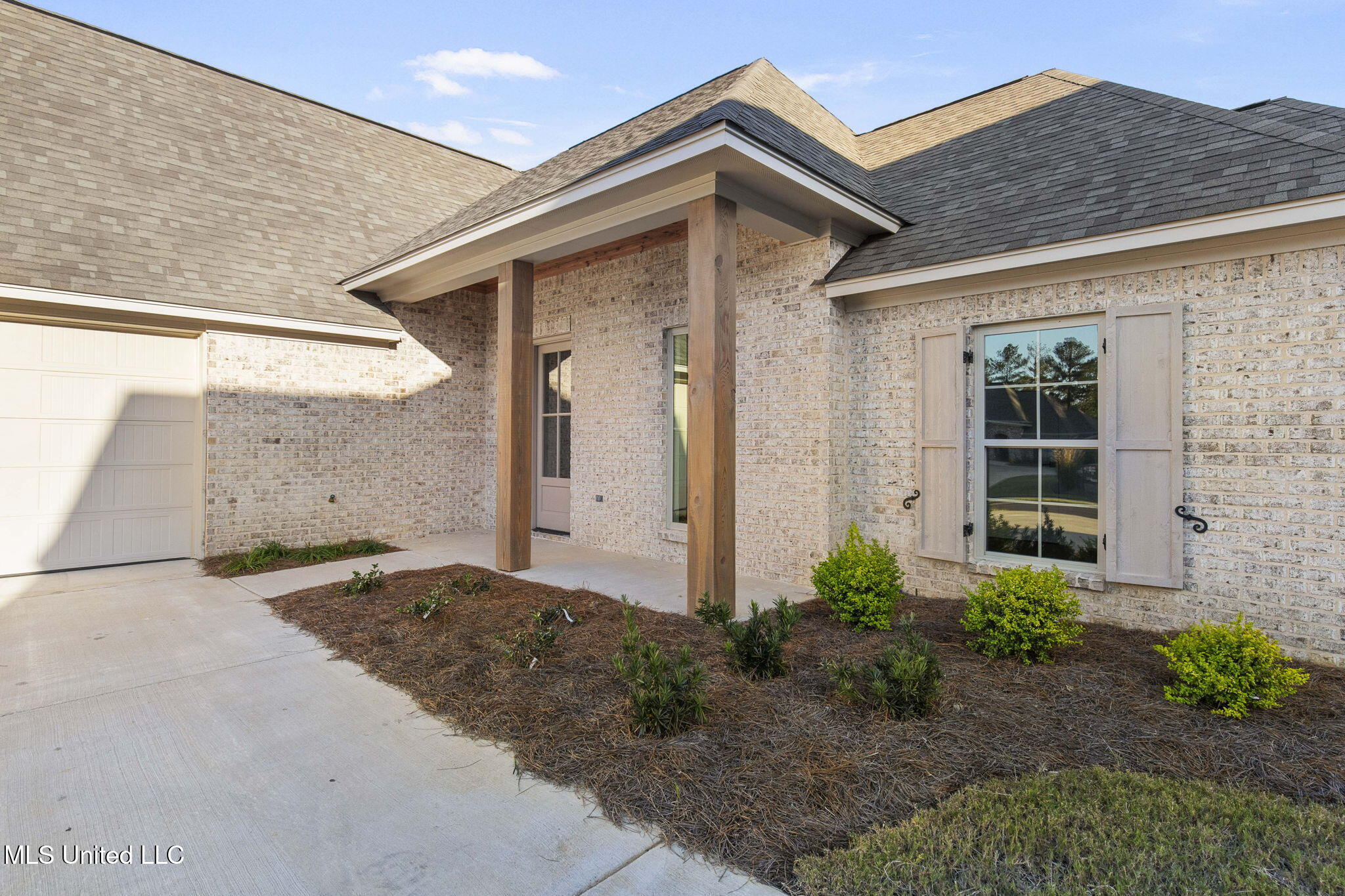 124 Lake Crest Drive Madison, MS 39110 - Photo 5 of 54 5-web-or-mls-124 Lakecrest-5