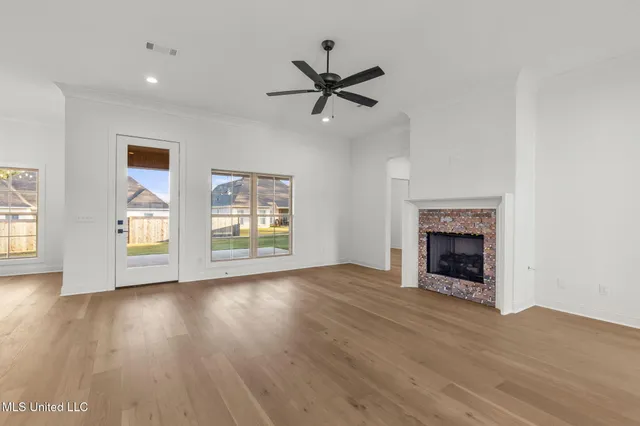 $386,700 | 124 Lake Crest Drive, Madison, MS 39110