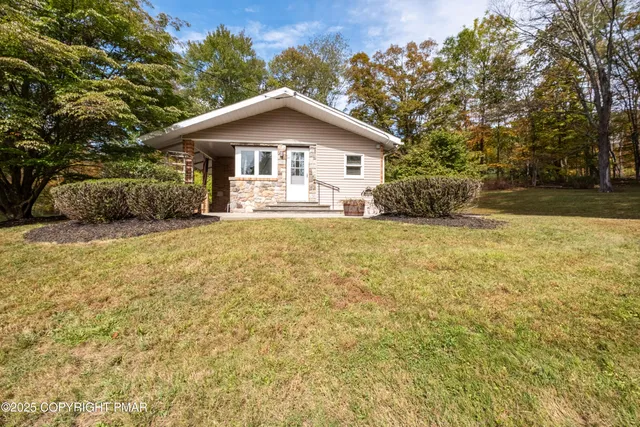 $310,000 | 319 Whitestone Corner, Stroudsburg, PA 18360