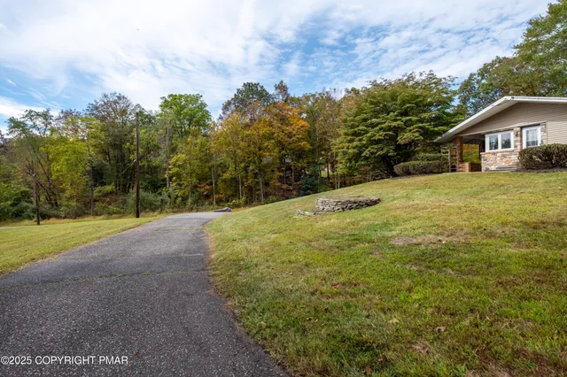 $310,000 | 319 Whitestone Corner, Stroudsburg, PA 18360