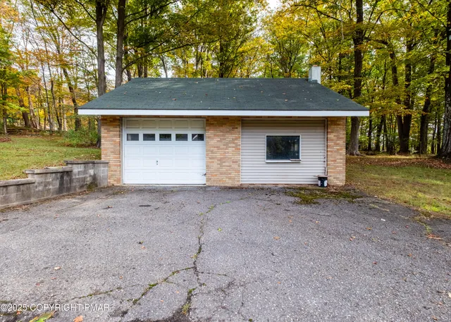 $310,000 | 319 Whitestone Corner, Stroudsburg, PA 18360