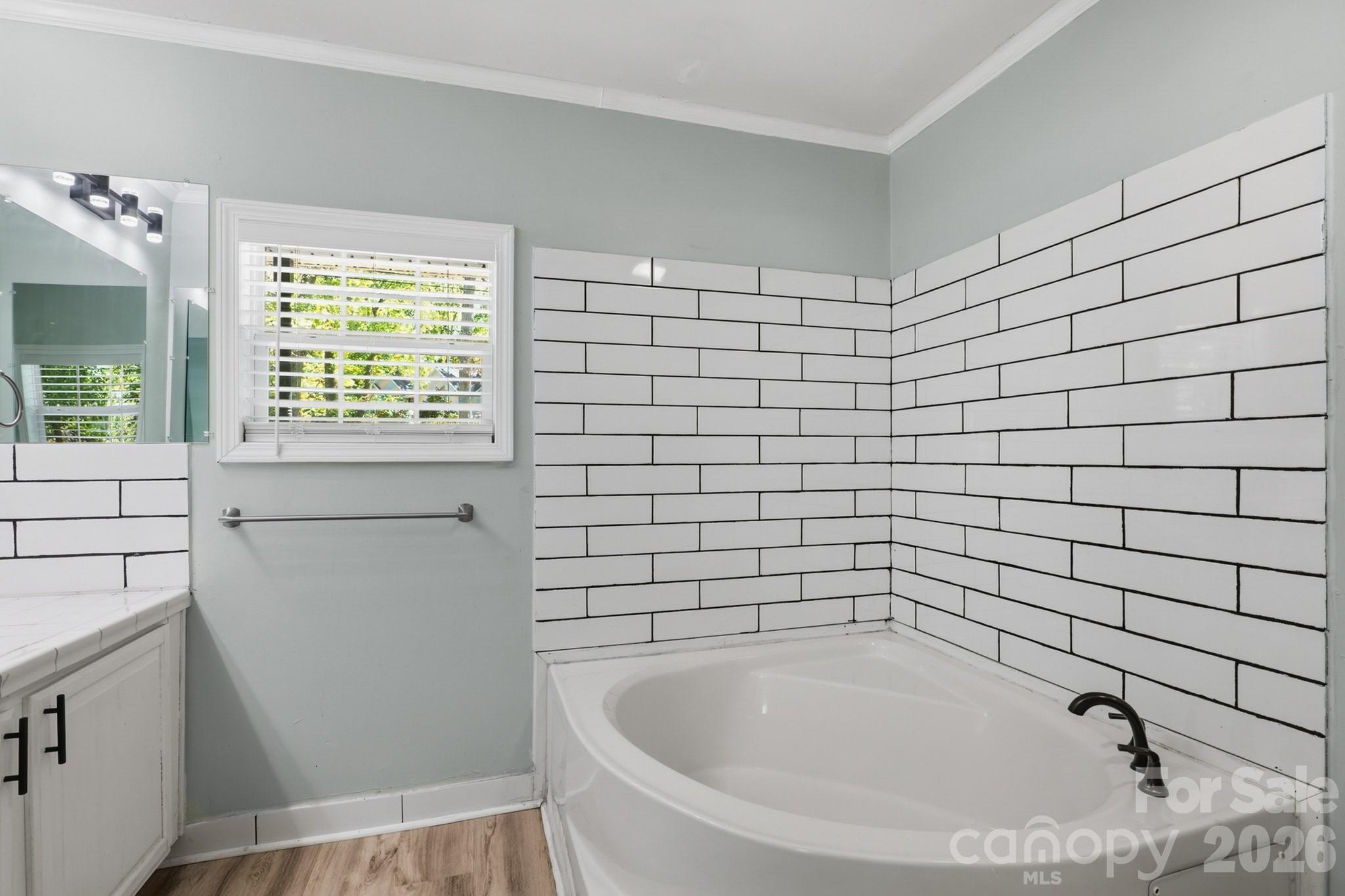 116 Springdale Drive York, SC 29745 - Photo 17 of 32 a bathroom with a bathtub