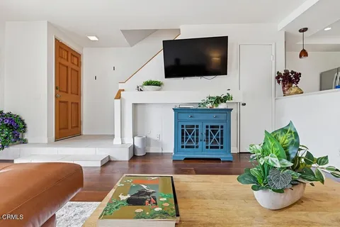 $565,000 | 2680 Lake Avenue, Unit 8, Altadena, CA 91001