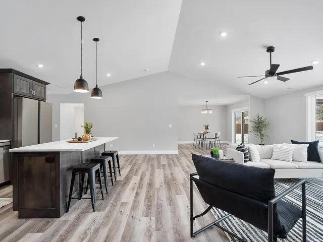 $386,000 | 4085 East Oldfield Drive, Leesburg, IN 46538