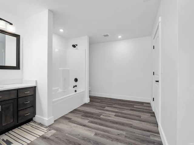 $386,000 | 4085 East Oldfield Drive, Leesburg, IN 46538