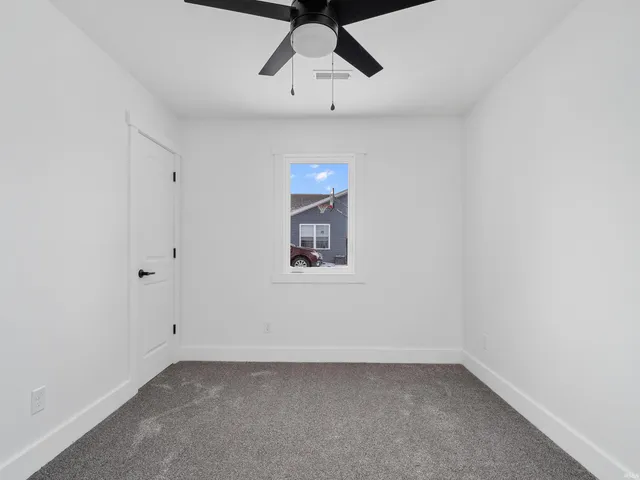 $386,000 | 4085 East Oldfield Drive, Leesburg, IN 46538