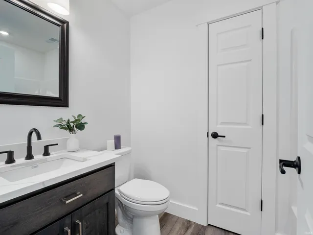 $386,000 | 4085 East Oldfield Drive, Leesburg, IN 46538